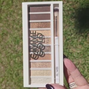 Buy It Now Price Flower NEW 10 Gimme Gold Eye Shadow Pallet Disc. Shipping